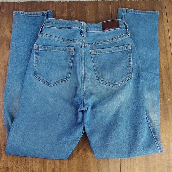 Hollister Denim - Women's Hollister Ultra High-Rise Mom Jeans